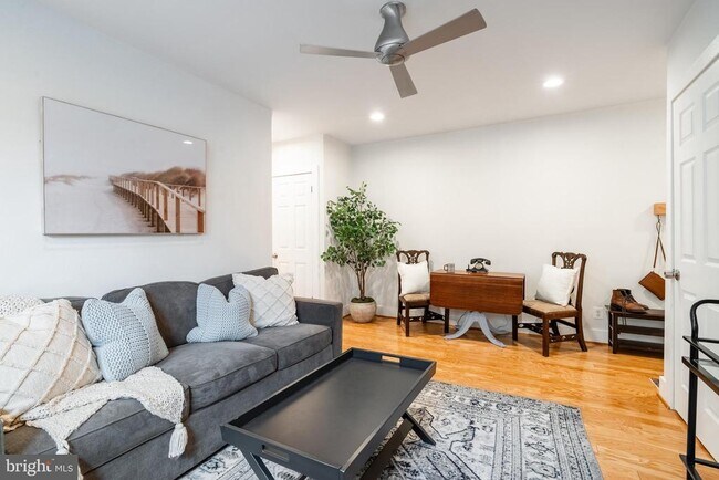 4004 Beecher St NW in Washington, DC - Building Photo - Building Photo