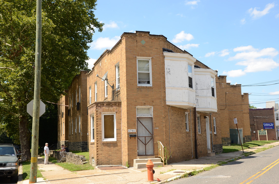 Lawndale Apartments in Philadelphia, PA - Building Photo