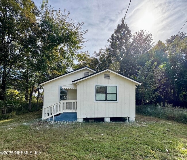 property at 1760 Audubon St