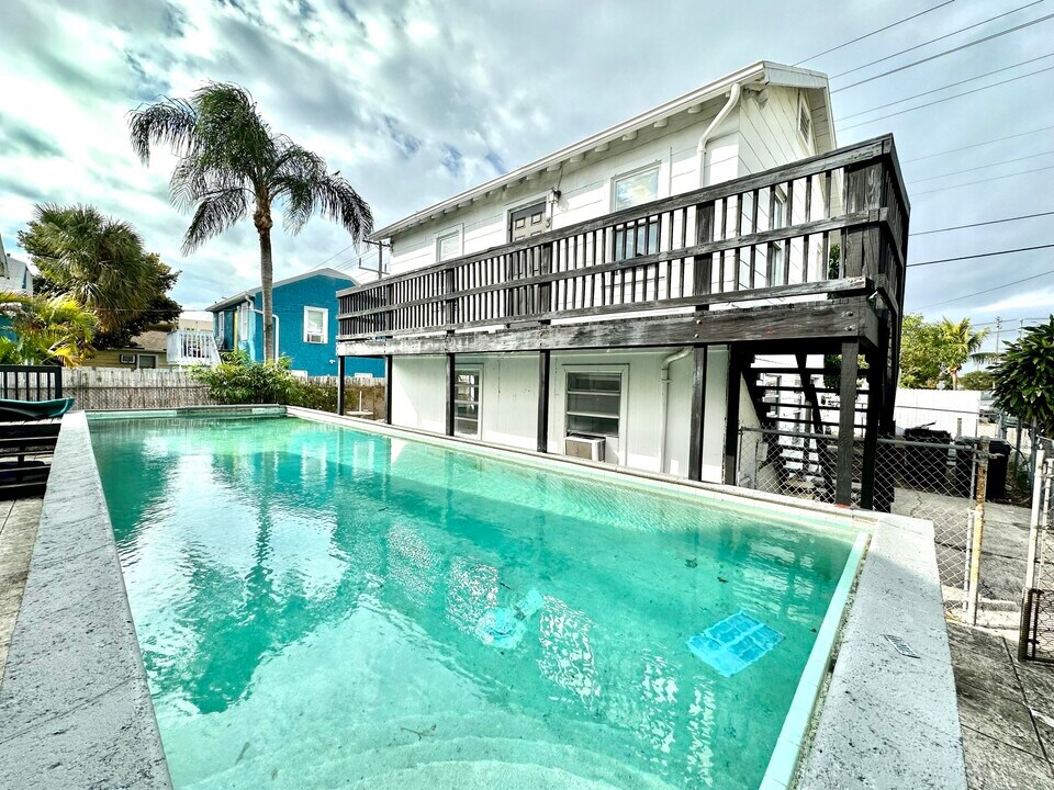 101 C St in Lake Worth Beach, FL - Building Photo