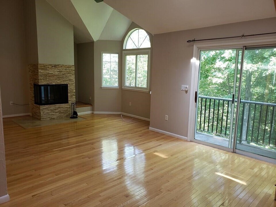 117 Tall Oaks Dr in Weymouth, MA - Building Photo