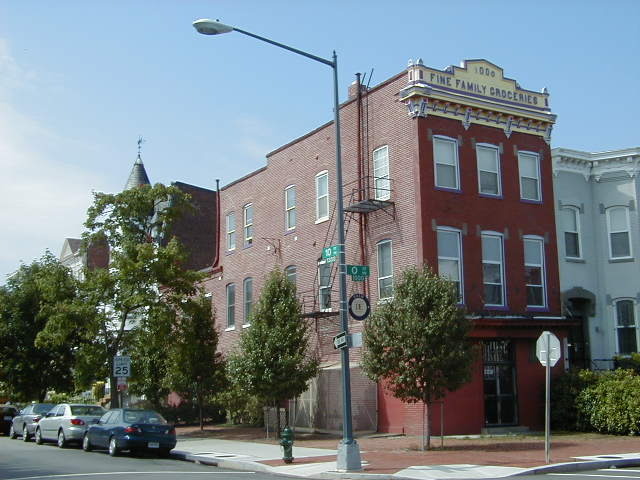 1332 10th St NW in Washington, DC - Foto de edificio