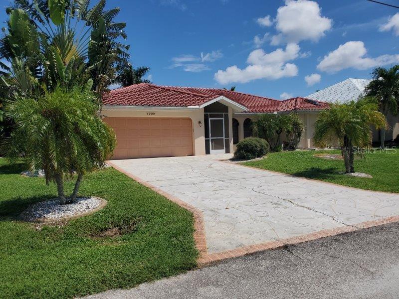 1200 Mineo Dr in Punta Gorda, FL - Building Photo