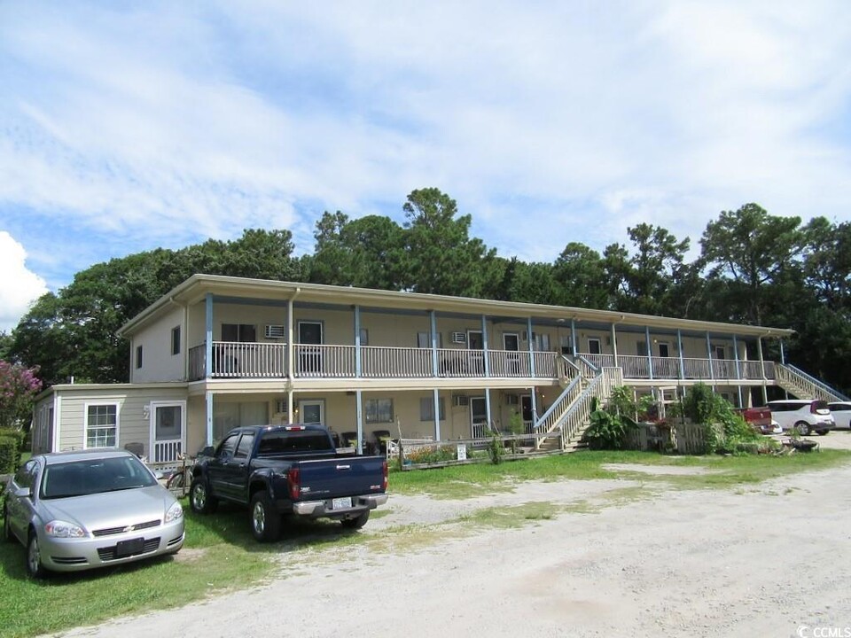 204 4th Ave N in North Myrtle Beach, SC - Building Photo