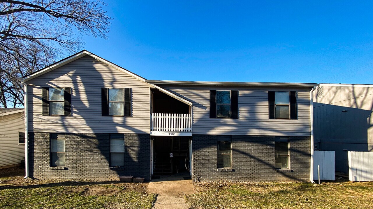 3312 Myrle St in Alton, IL - Foto de edificio