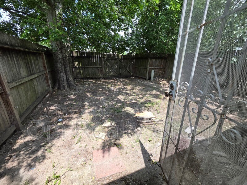 12740 Shannon Hills Dr in Houston, TX - Building Photo