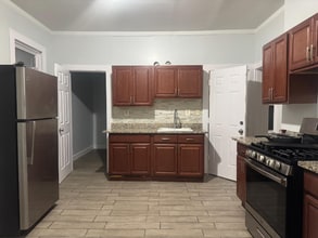 65 Sargeant St, Unit 1st floor in Hartford, CT - Building Photo - Building Photo