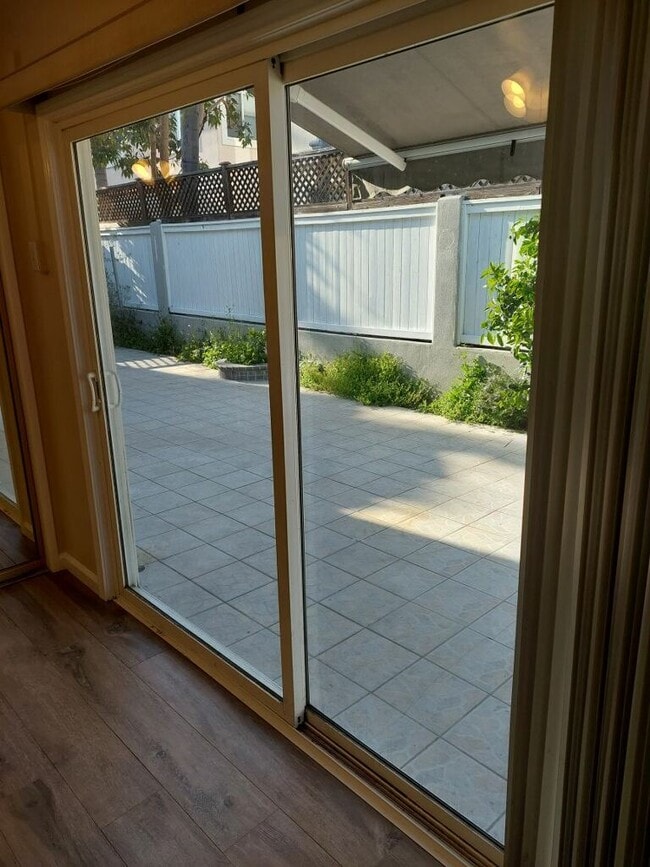2113 Gates Ave, Unit C in Redondo Beach, CA - Building Photo - Building Photo