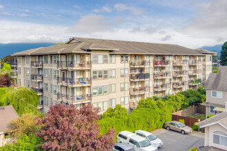 Broadway Maples in Chilliwack, BC - Building Photo - Building Photo