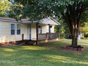 675 Hendricks Rd in Salisbury, NC - Building Photo - Building Photo