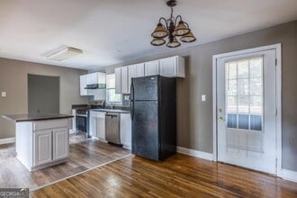 2833 Cardo Dr NW in Atlanta, GA - Building Photo - Building Photo