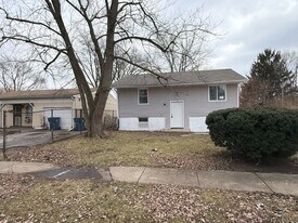 1453 Diplomat Ln in Ford Heights, IL - Building Photo