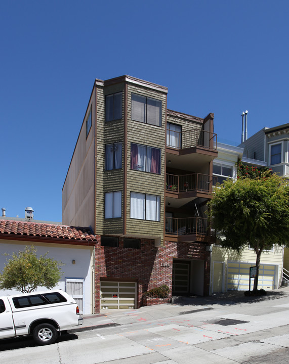 1384 Green St in San Francisco, CA - Building Photo