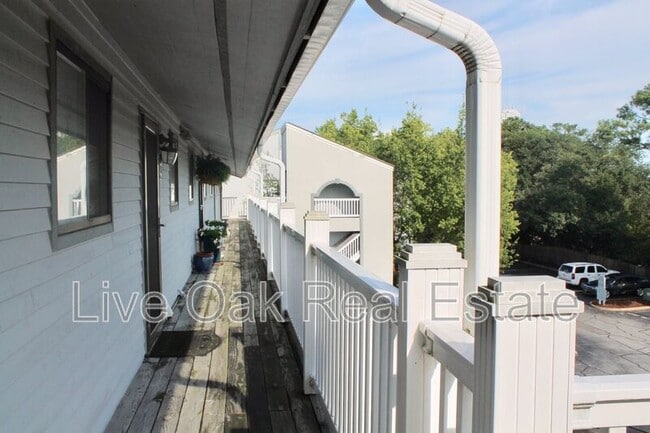 3200 Lynnhaven Dr in Virginia Beach, VA - Building Photo - Building Photo
