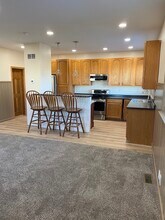 105 Wapak St, Unit Suite #1 in Wapakoneta, OH - Foto de edificio - Building Photo