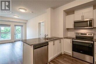 1101 Lackner Pl in Kitchener, ON - Building Photo - Building Photo
