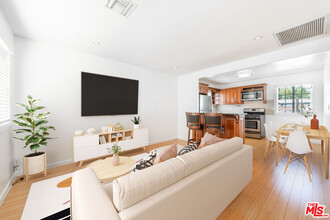 5416 Colfax Ave in Los Angeles, CA - Building Photo - Building Photo
