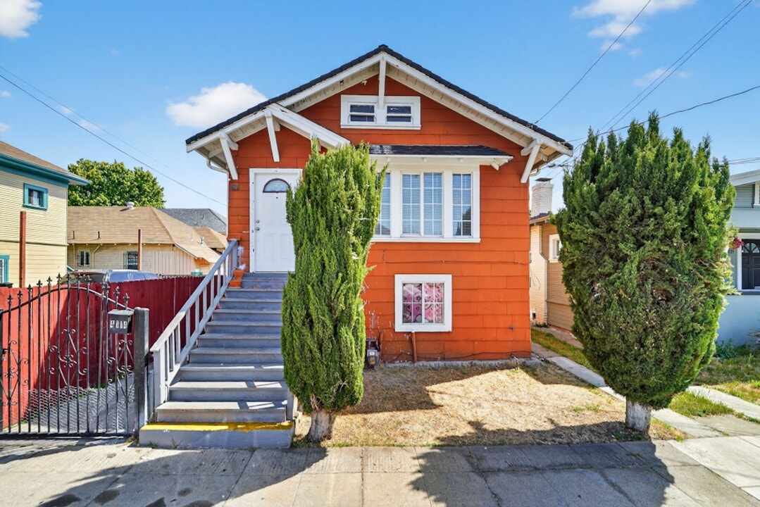 4114 E 17th St in Oakland, CA - Building Photo