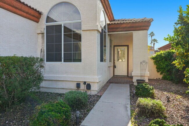 2059 E Huron Ct in Gilbert, AZ - Building Photo - Building Photo