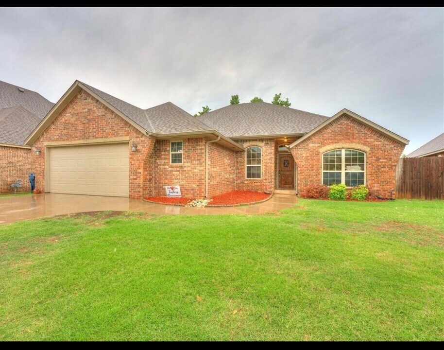 11909 Whitney Way in Oklahoma City, OK - Building Photo