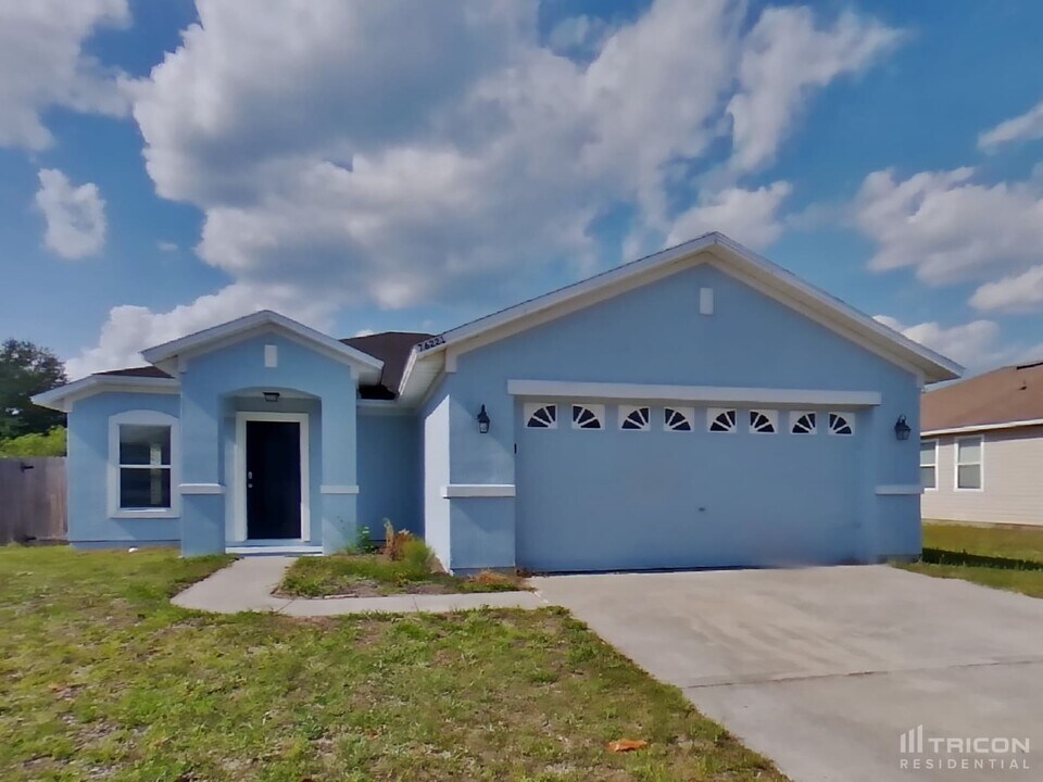 76221 Long Pond Loop in Yulee, FL - Building Photo