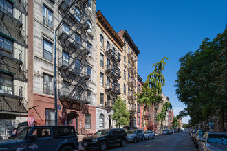 61 E 7th St in New York, NY - Foto de edificio - Primary Photo