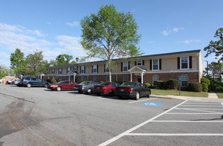 Colony West Apartments in Macon, GA - Building Photo