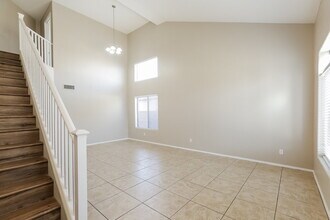 6216 S 52nd Dr in Phoenix, AZ - Foto de edificio - Building Photo