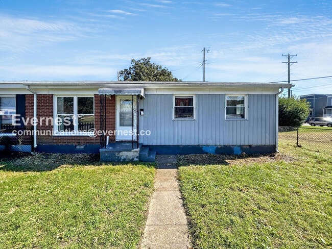 property at 1001 Kinney St