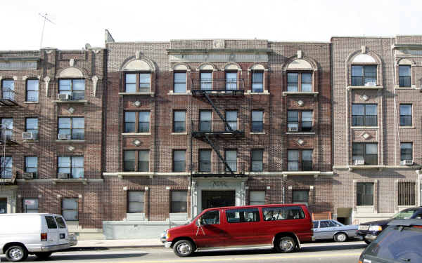 1610 Bedford Ave in Brooklyn, NY - Building Photo