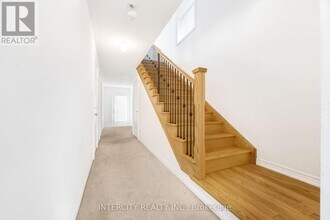 2 Queenpost Dr in Brampton, ON - Building Photo - Building Photo