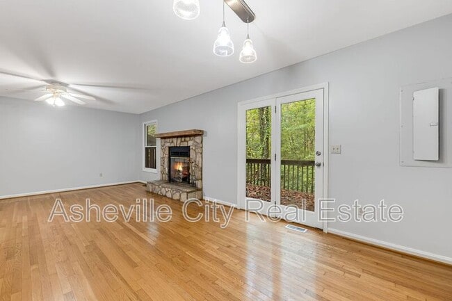103 Parkway Vista Dr in Asheville, NC - Building Photo - Building Photo