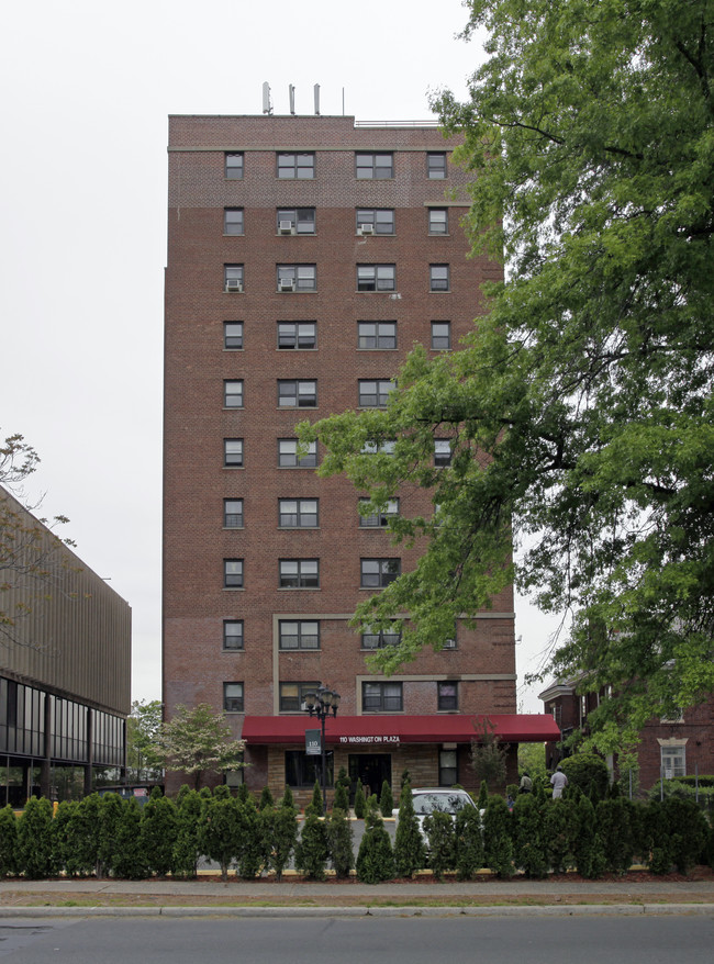 110 Washington St in East Orange, NJ - Foto de edificio - Building Photo