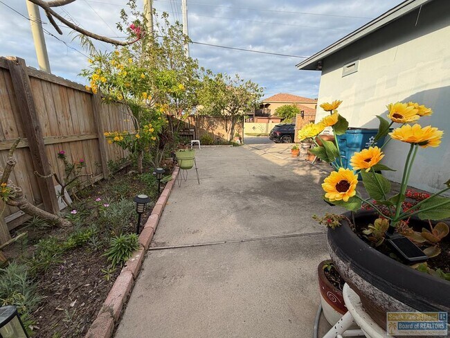 121 E Madison St in Port Isabel, TX - Building Photo - Building Photo