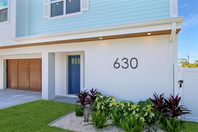 630 Companion Way in Longboat Key, FL - Building Photo - Building Photo