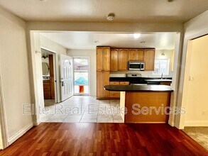 8806 Madison Ave in La Mesa, CA - Building Photo - Building Photo