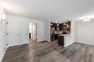 Pine Ridge in Cincinnati, OH - Building Photo - Building Photo