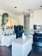 12230 Cottage Promenade Ct in Austin, TX - Building Photo - Building Photo