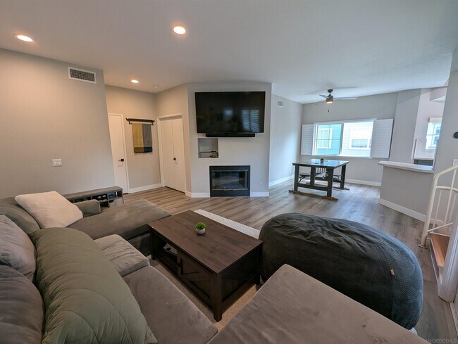 9970 Scripps Vista Way in San Diego, CA - Building Photo - Building Photo