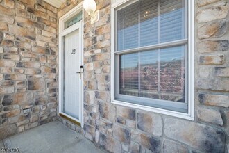 28 Pinfold Ct in Morris Plains, NJ - Building Photo - Building Photo