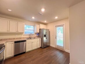 8821 Smiley Ct in Pensacola, FL - Building Photo - Building Photo
