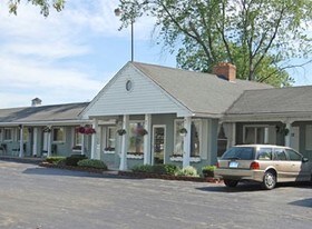 9475-9515 Peet Rd in Chesaning, MI - Building Photo