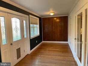 6270 Davis Rd in Woodbine, MD - Foto de edificio - Building Photo