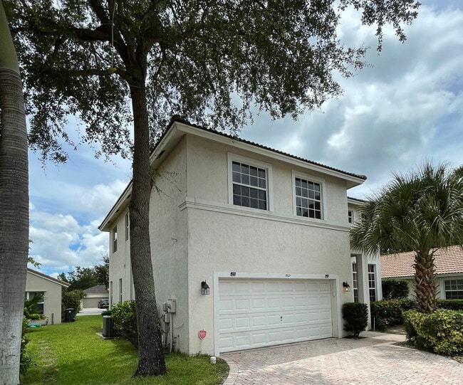 property at 1912 Capeside Cir