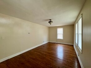 993 Lindley St in Bridgeport, CT - Building Photo - Building Photo