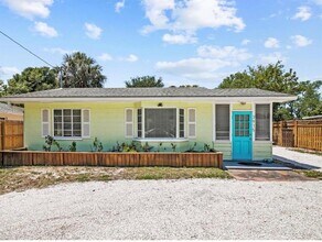 3915 Iroquois Ave in Sarasota, FL - Building Photo - Building Photo
