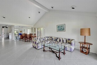 8511 Casa Del Lago in Boca Raton, FL - Building Photo - Building Photo