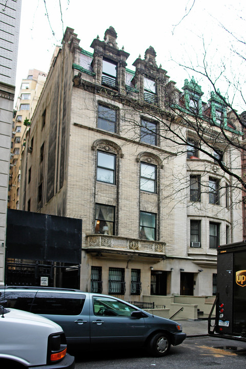 6 West 87th Street in New York, NY - Building Photo