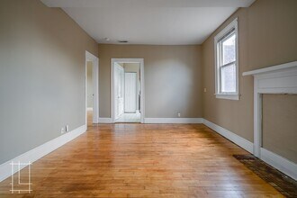 2487-2491-2491 Summit St in Columbus, OH - Building Photo - Building Photo