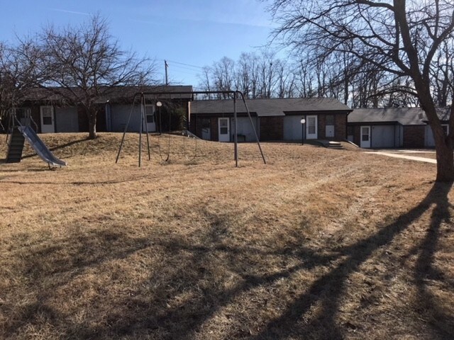 Westview Apartments in Oswego, KS - Building Photo - Building Photo